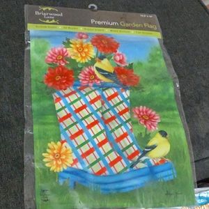 Briarwood Lane premium garden flag 12.5x18